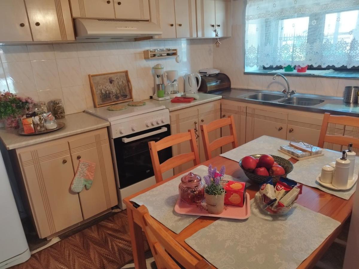 Cosy Lake House, Μια Ανάσα Πριν Τη Λίμνη Kalívia Kültér fotó