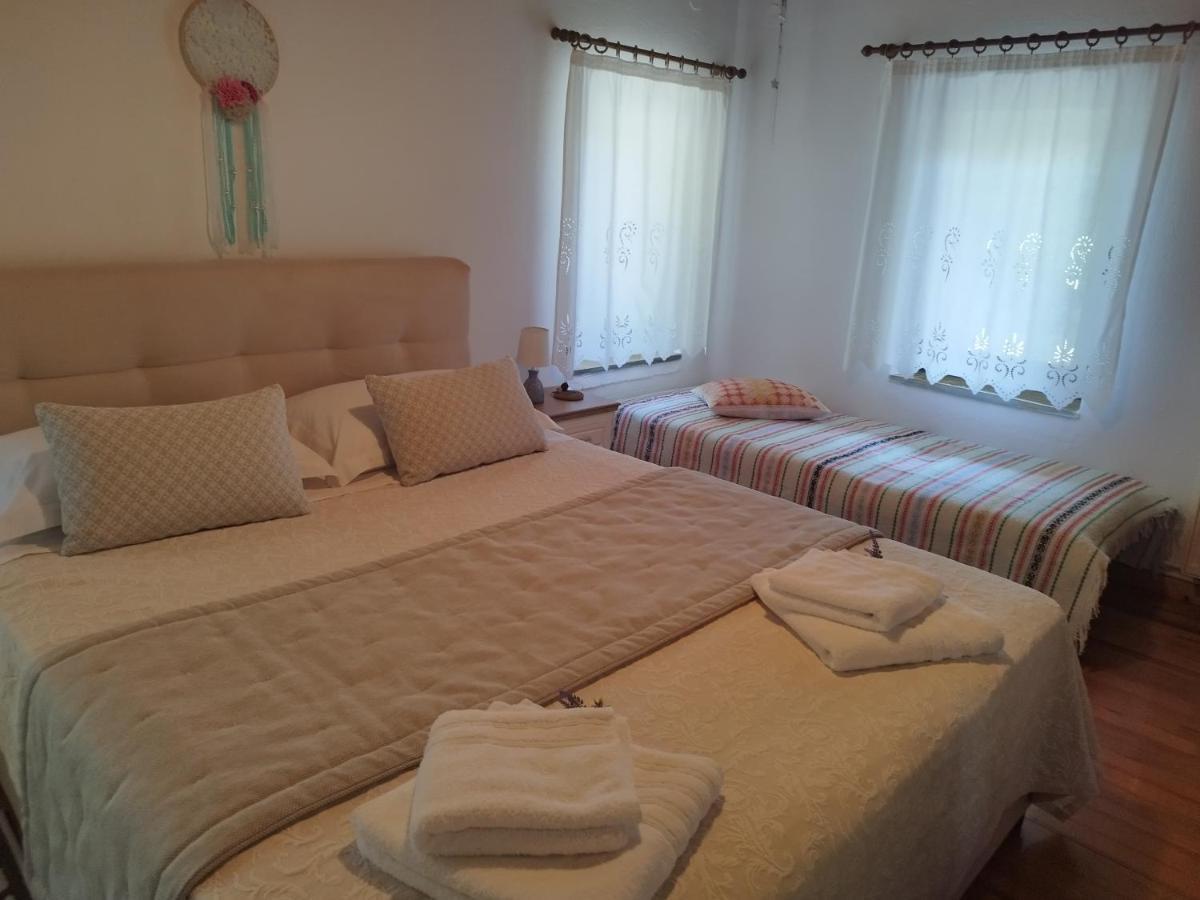Cosy Lake House, Μια Ανάσα Πριν Τη Λίμνη Kalívia Kültér fotó