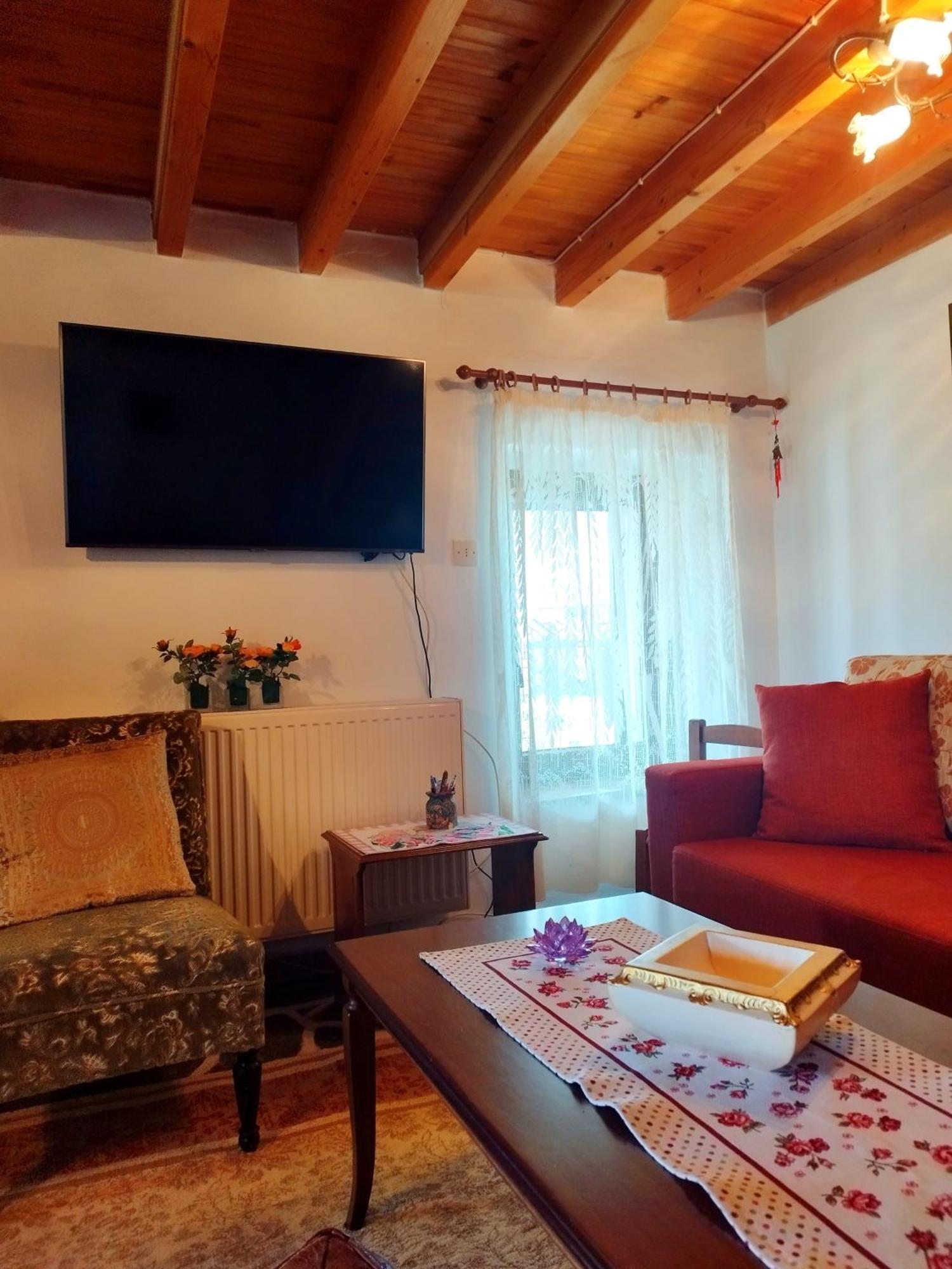 Cosy Lake House, Μια Ανάσα Πριν Τη Λίμνη Kalívia Kültér fotó