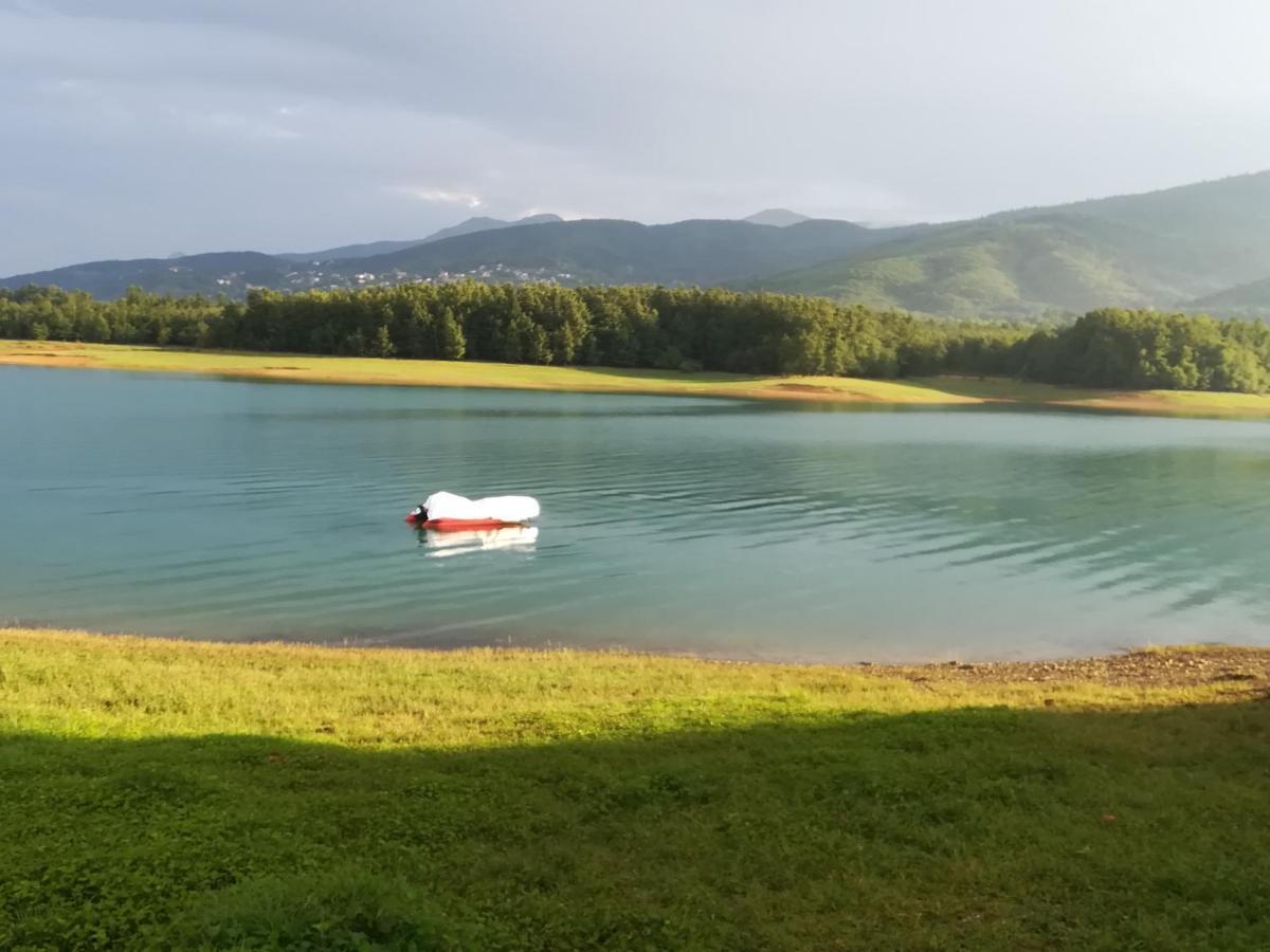 Cosy Lake House, Μια Ανάσα Πριν Τη Λίμνη Kalívia Kültér fotó